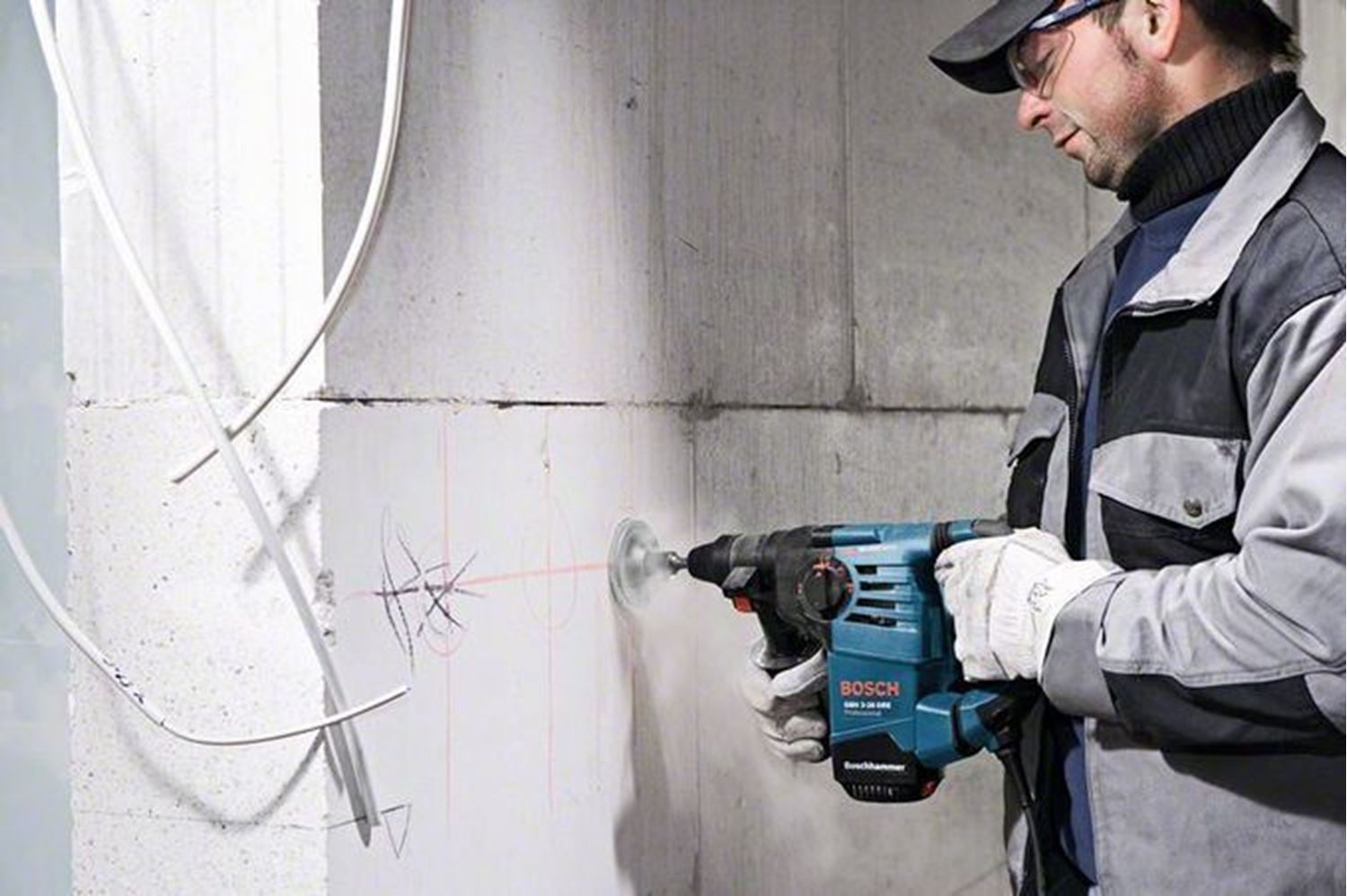 Снимка на Перфоратор GBH 3-28 DRE Professional 061123A000