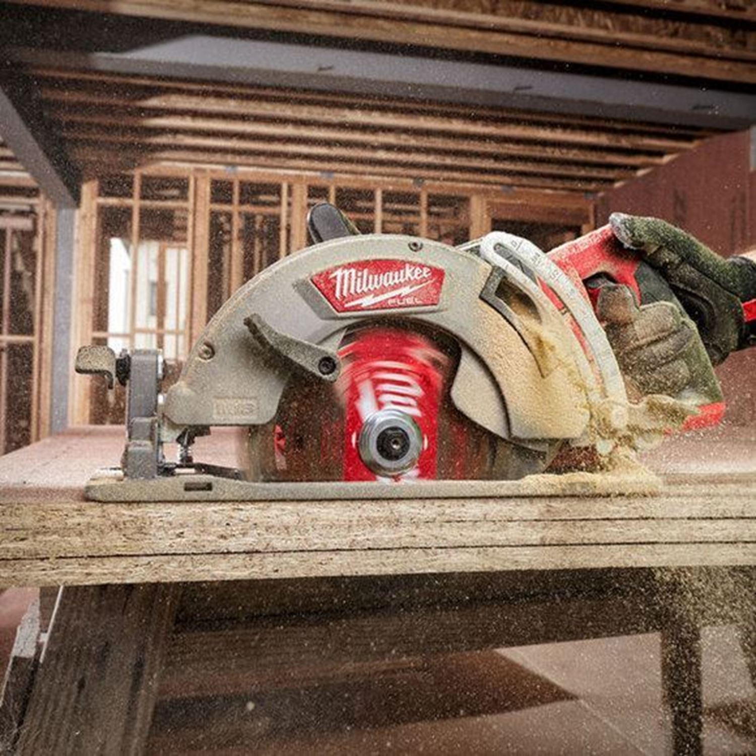 Снимка на Акумулаторен циркуляр Milwaukee M18FCSRH66-0 без батерия и зарядно;4933471444