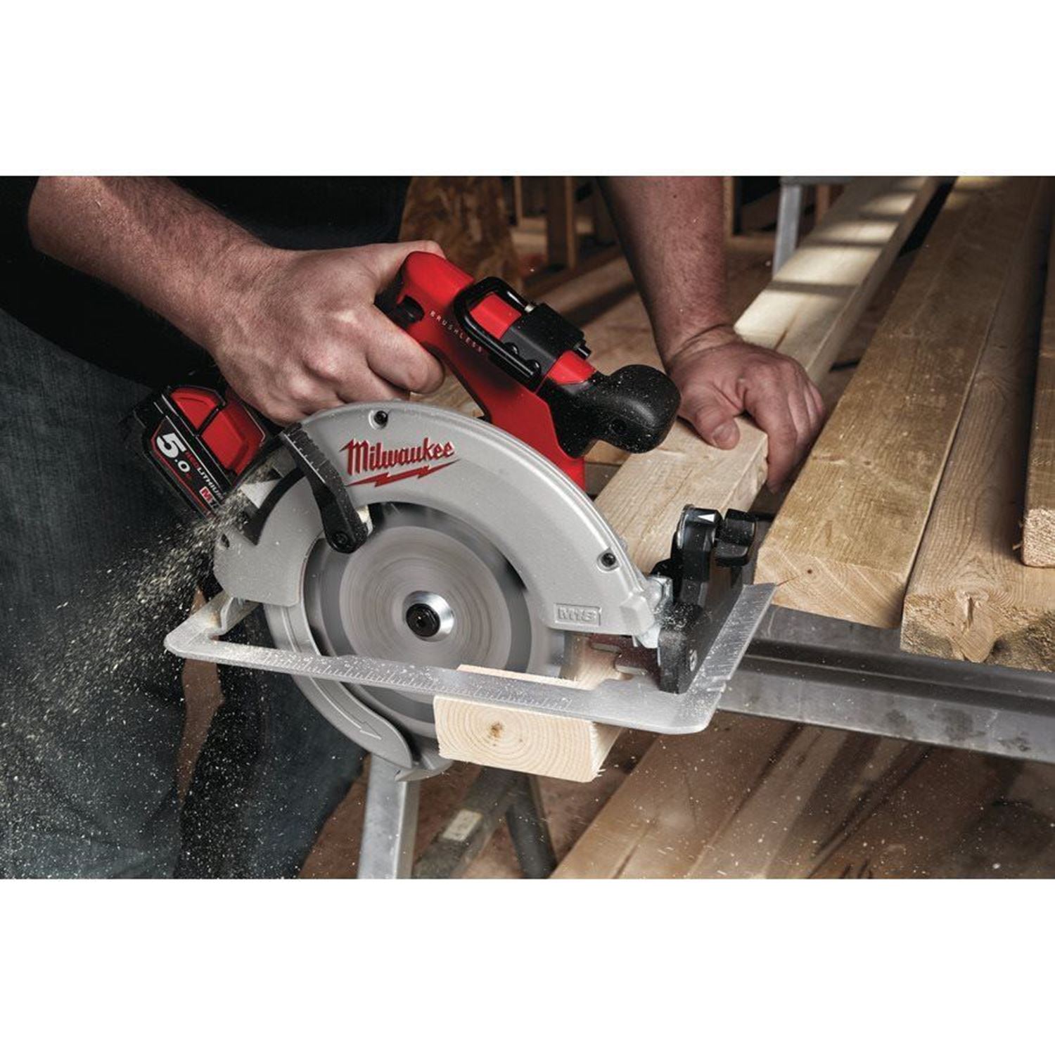 Снимка на Акумулаторен циркуляр Milwaukee M18BLCS66-0X Solo 4933464589 