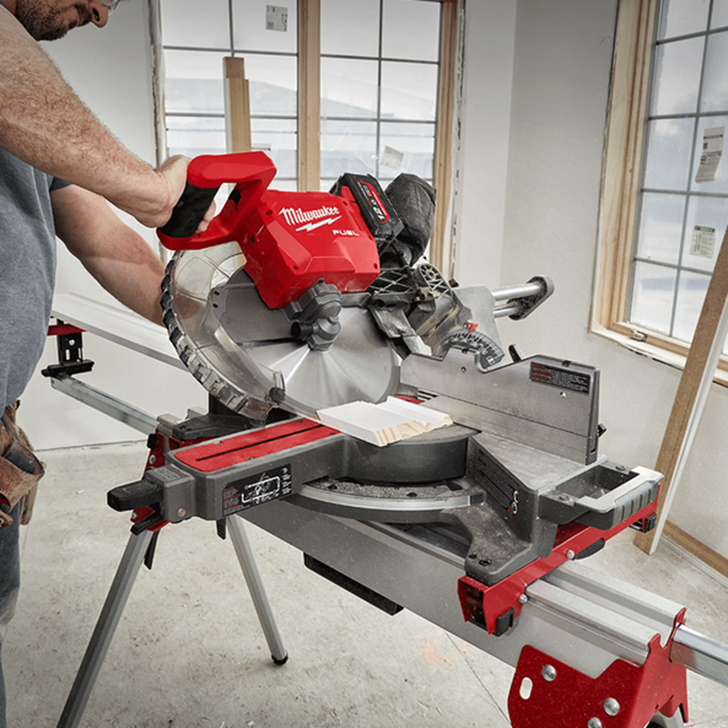 Снимка на Акумулаторен потапящ циркуляр Milwaukee M18FMS305-0 Solo 4933471205 