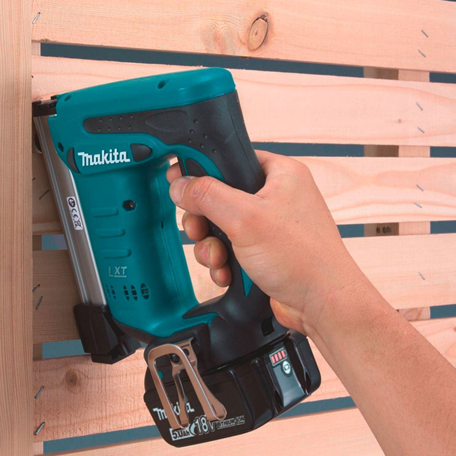 Снимка на АКУМУЛАТОРЕН ТАКЕР MAKITA 18V,DST112Z , SOLO