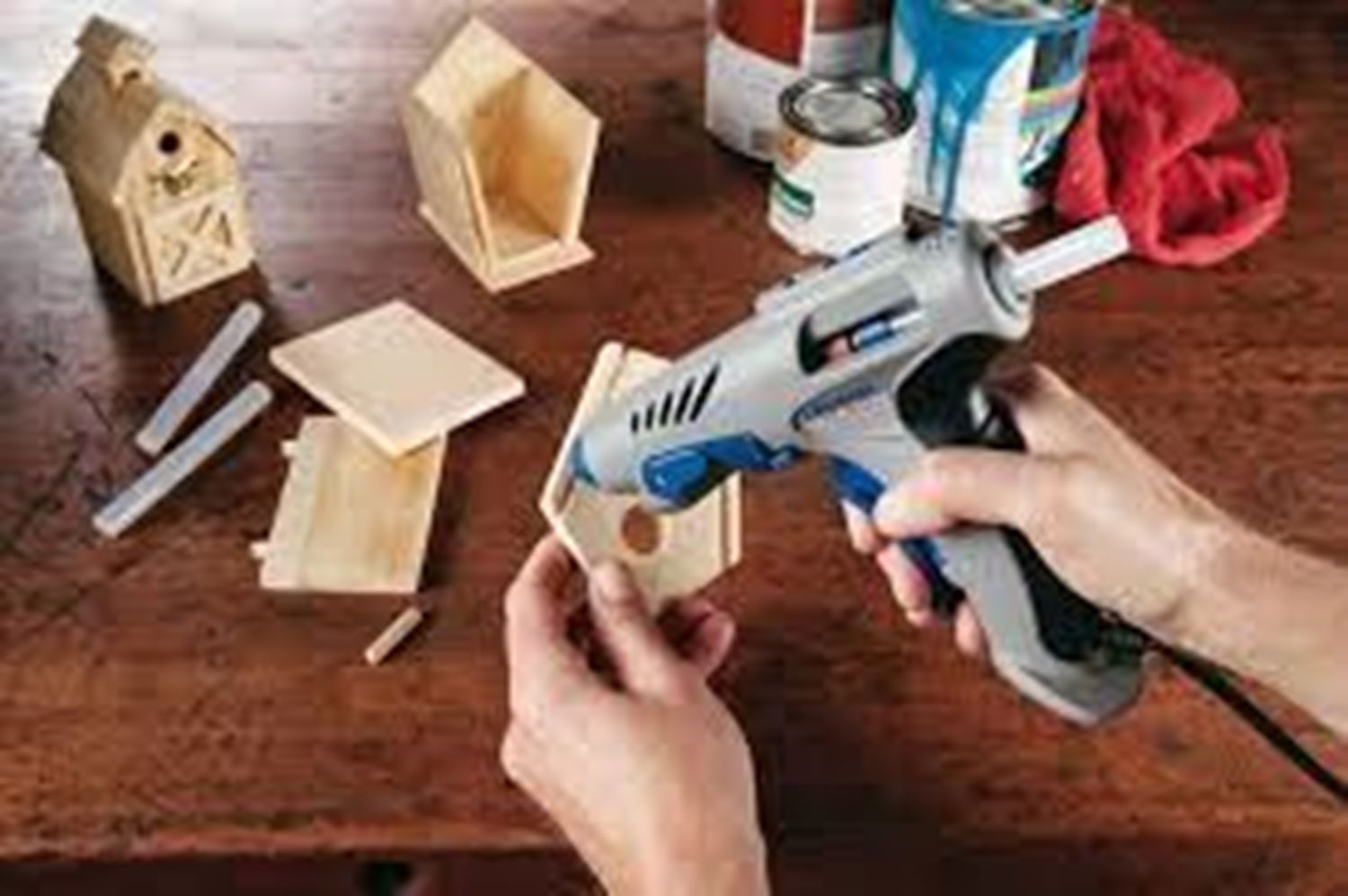 Снимка на Пистолет за лепене Dremel 940  F0130940JA