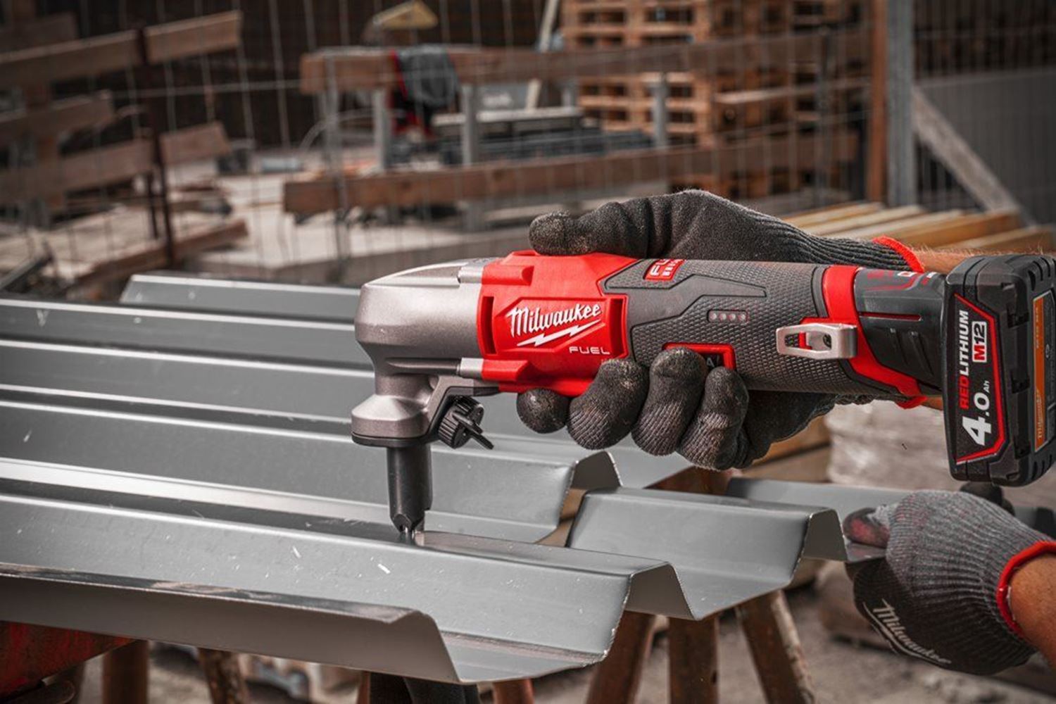Снимка на Акумулаторна ножица за ламарина M12FNB16-402X, 12V, 2X4 AH, 4933479619, Milwaukee
