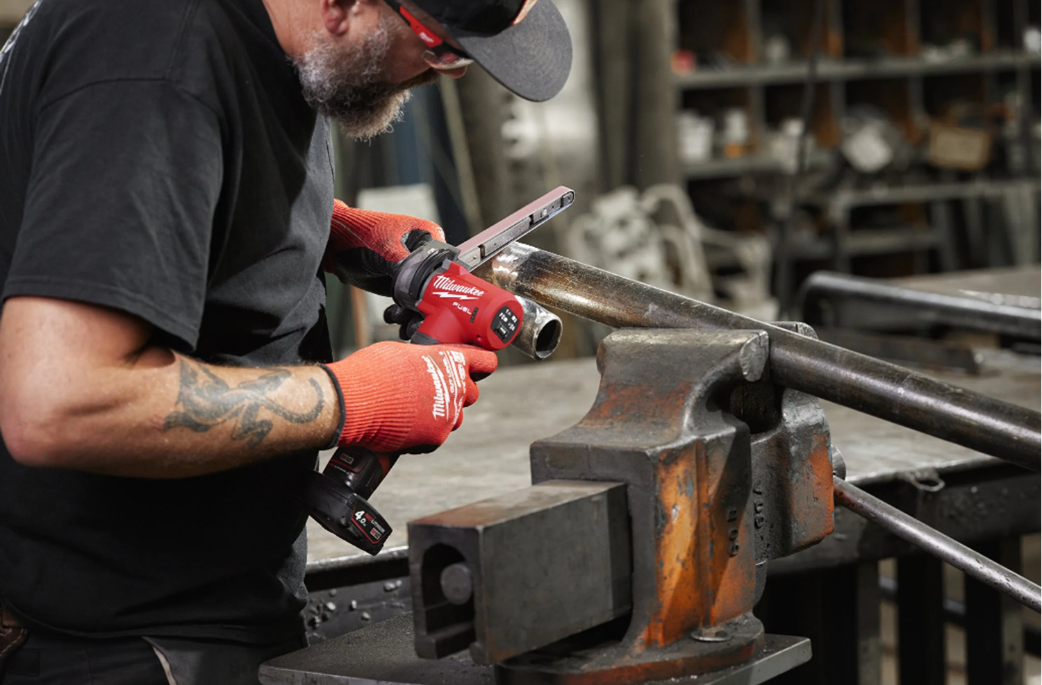 Снимка на НОВО!Акумулаторна лентова пила MILWAUKEE M12 FUEL™ M12 FBFL13-0, 13mm, SOLO, 4933480960